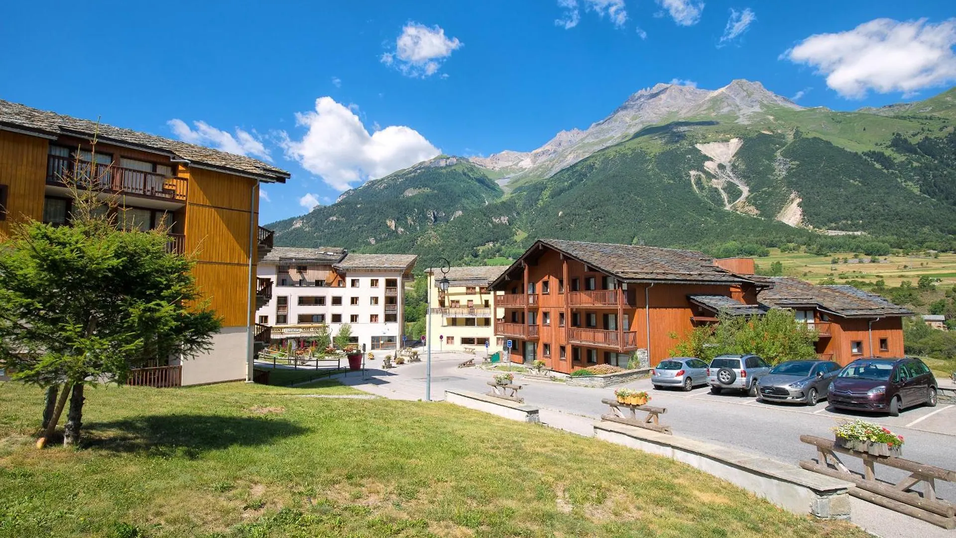 Daire Balcons G 035 - PARC NAT VANOISE appart 8 pers Val Cenis